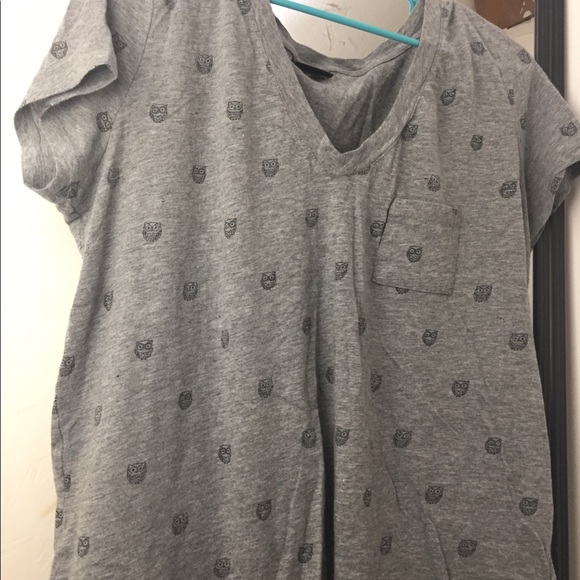 Torrid t-shirt heather grey front pocket V-neck - Picture 2 of 2